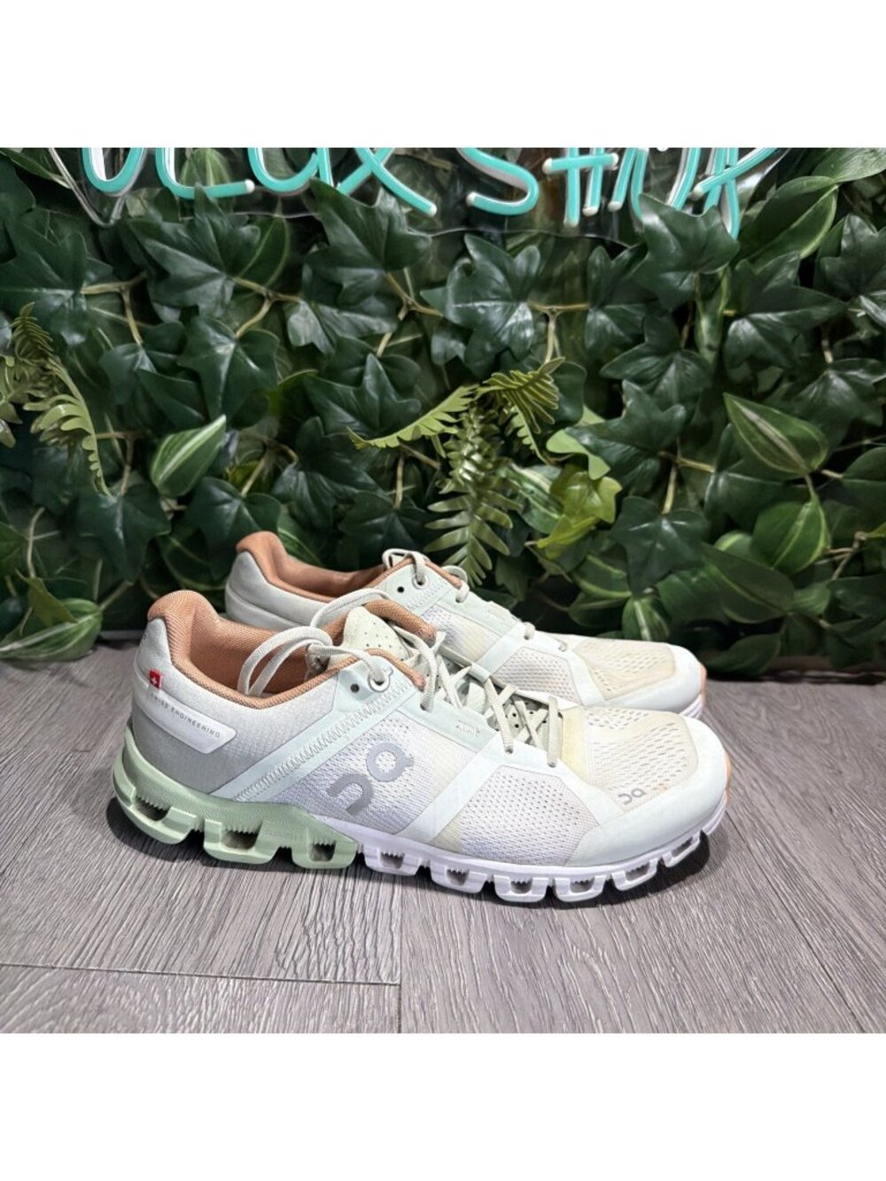 ON CLOUDFLOW RUNNING SHOES WOMEN'S SNEAKER ALOE/ WHITE SIZE 7.5
